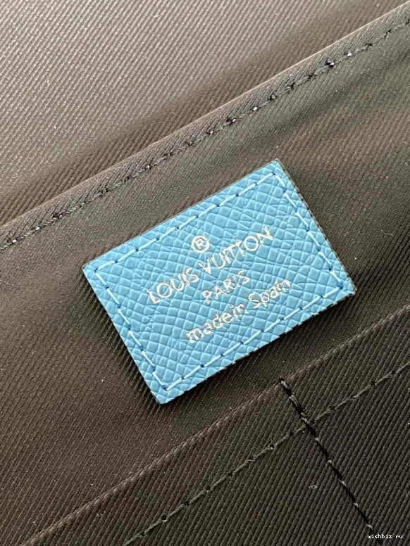 WIS MESSENGER LOUIS VUITTON NEW 1212